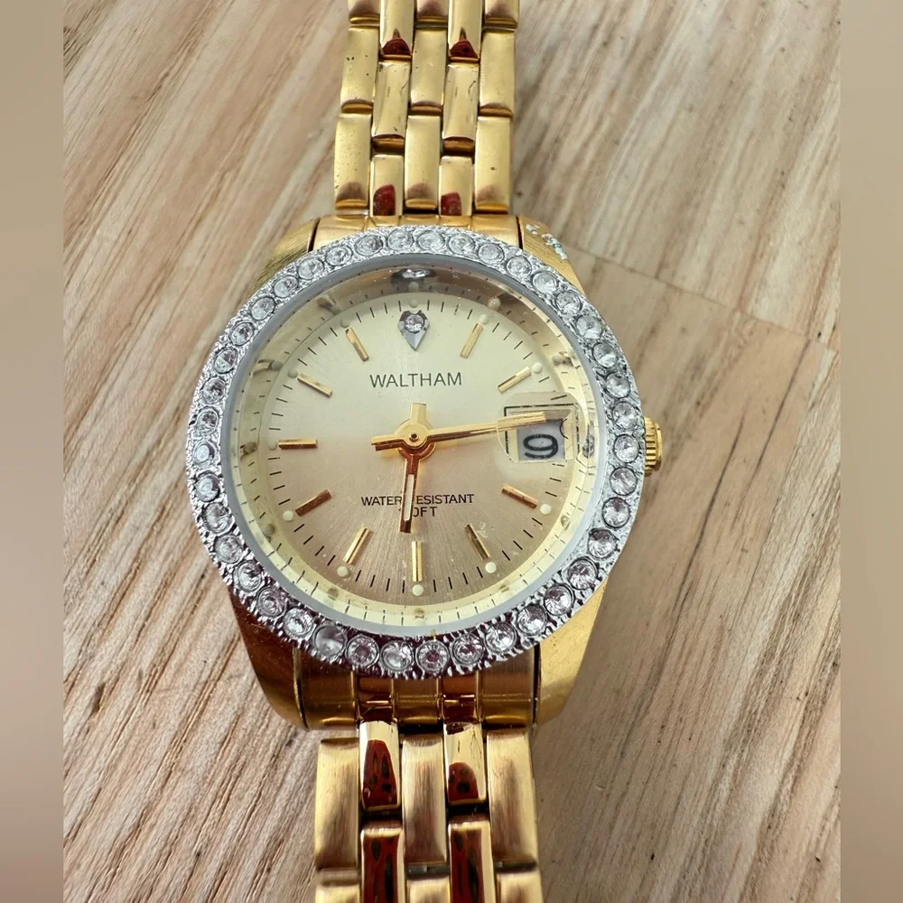 Waltham ladies gold tone crystal accented watch NEW BATTERY